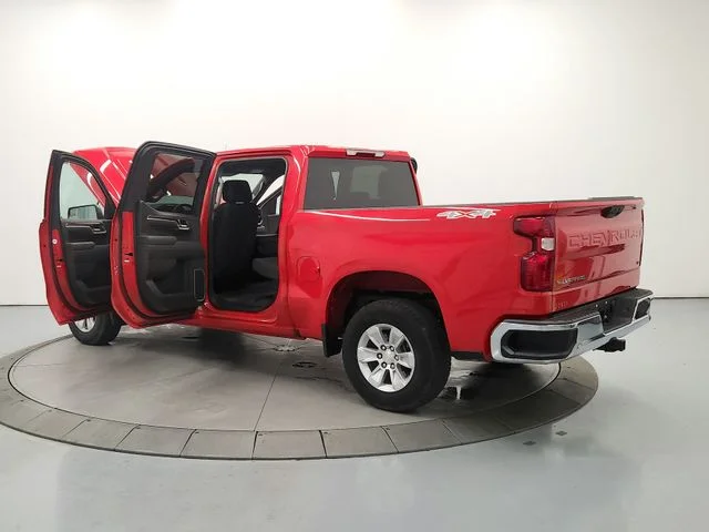Used 2025 Red Chevrolet LT image 13