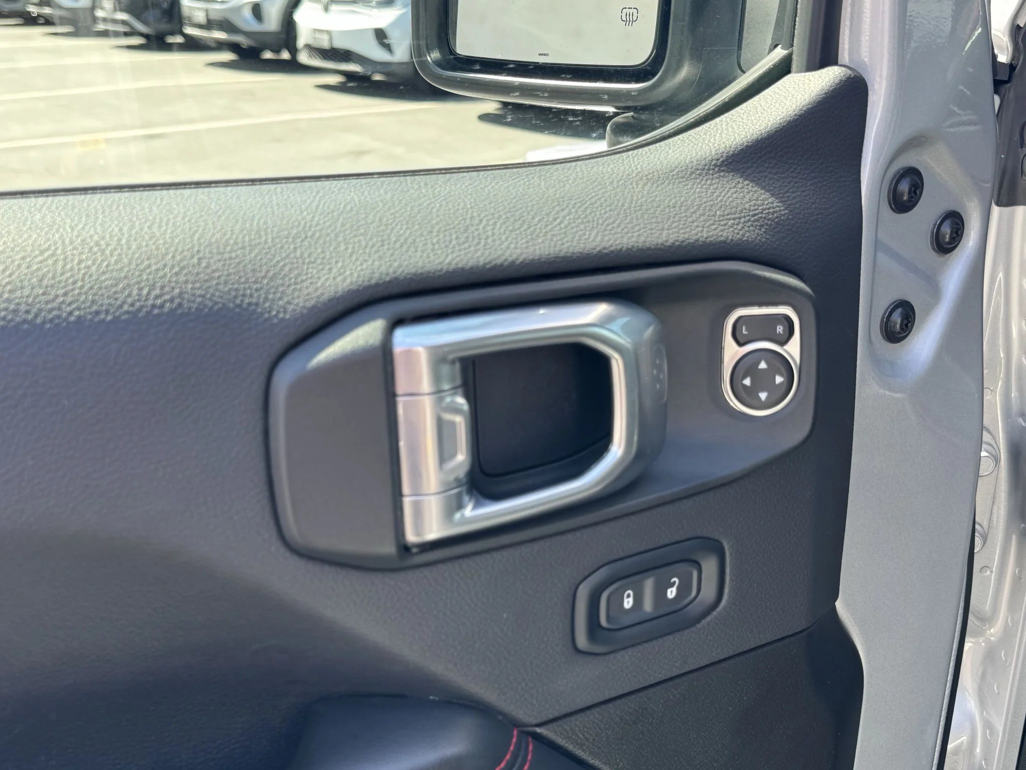 Used 2024 Silver Zynith Clearcoat Jeep Rubicon X image 9