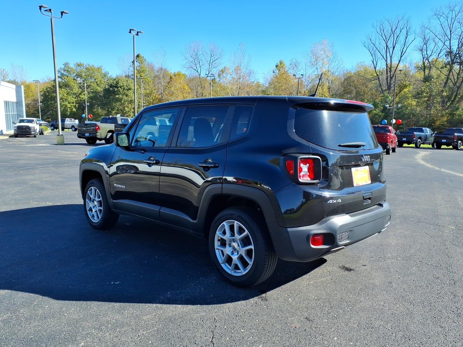Certified Used 2023  Jeep Latitude image 5