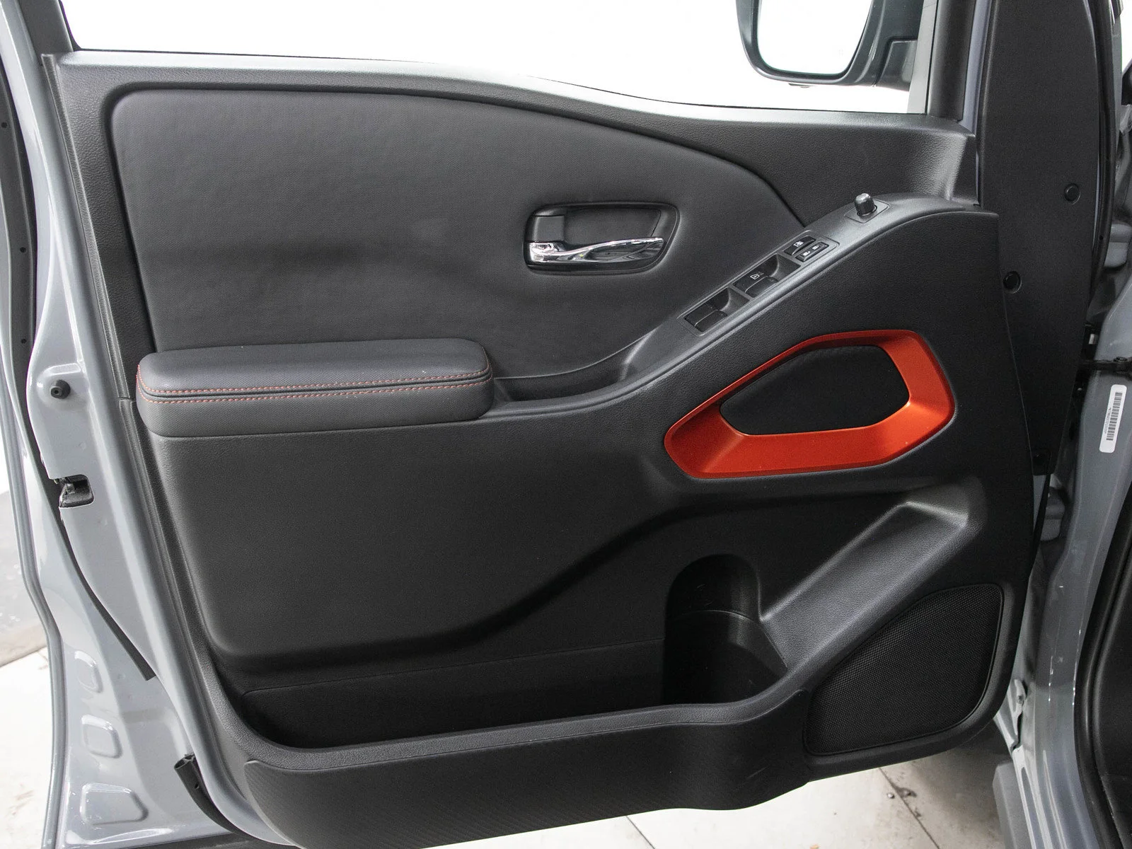Used 2022 Boulder Gray Pearl Nissan PRO-4X image 21