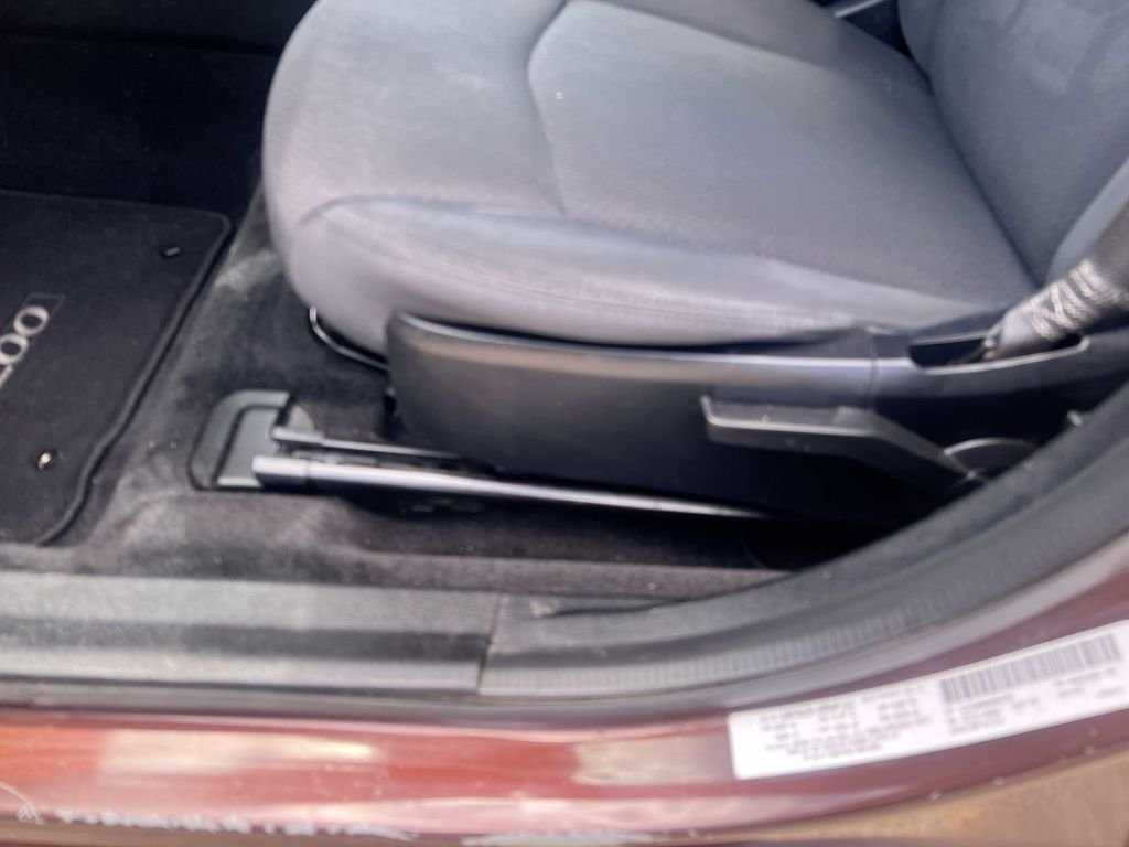 Used 2013 Beige Chrysler LX image 13