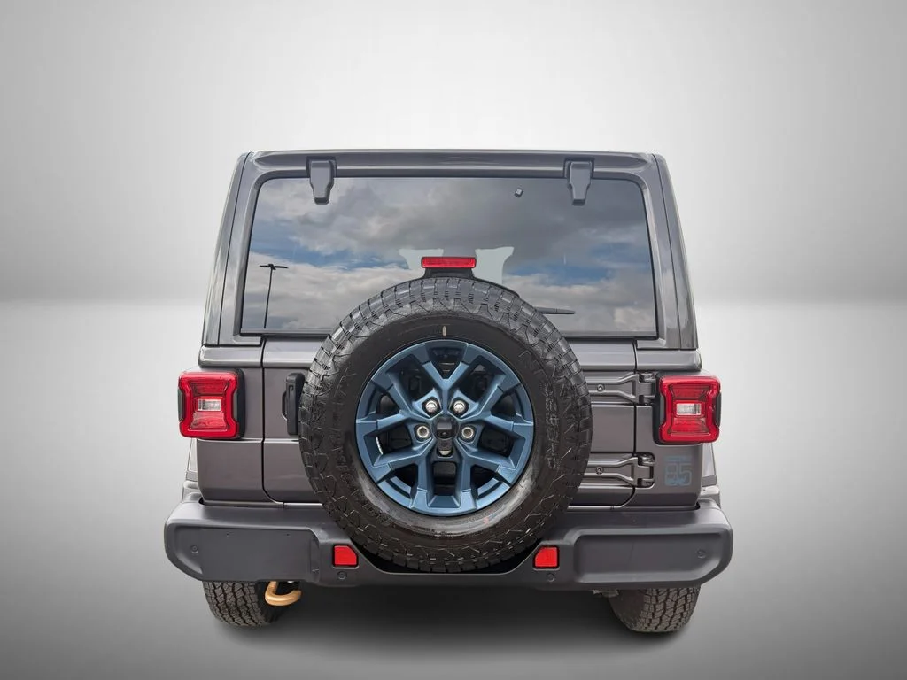 New 2026 Granite Crystal Metallic Clear-Coat Exterior Paint Jeep 85th Anniversary Edition image 9