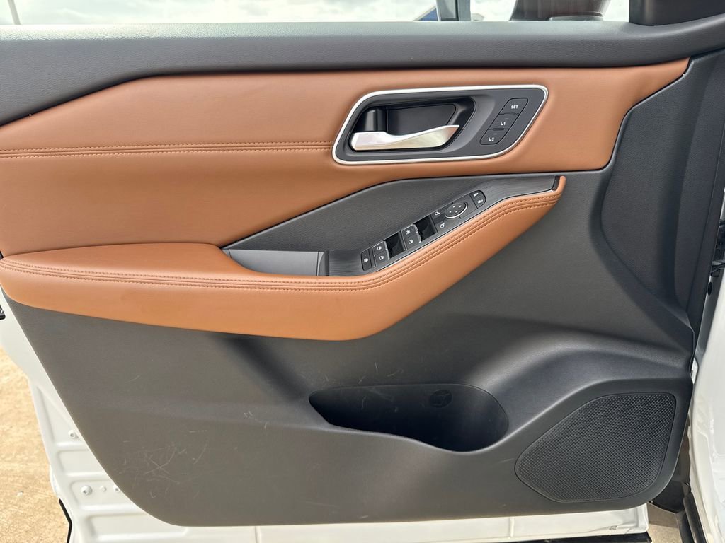 2024 Nissan Rogue Platinum - Photo 15