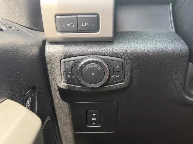 Used 2015 Ingot Silver Metallic Ford Lariat image 66