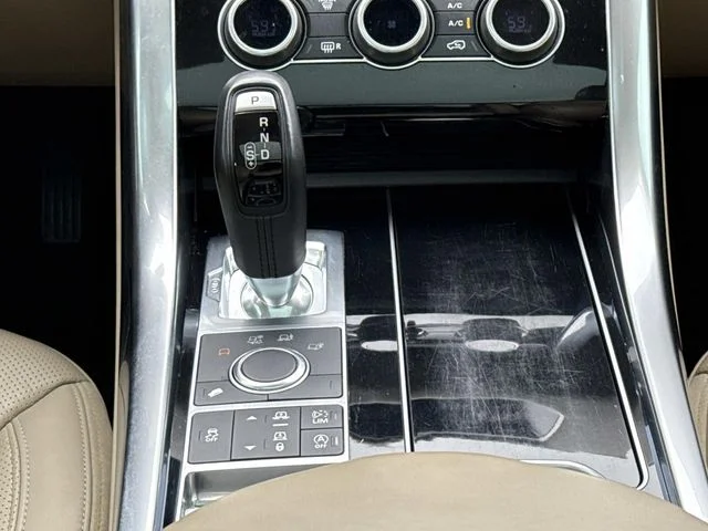 Used 2017 Silver Land Rover 3.0L V6 Supercharged HSE image 21