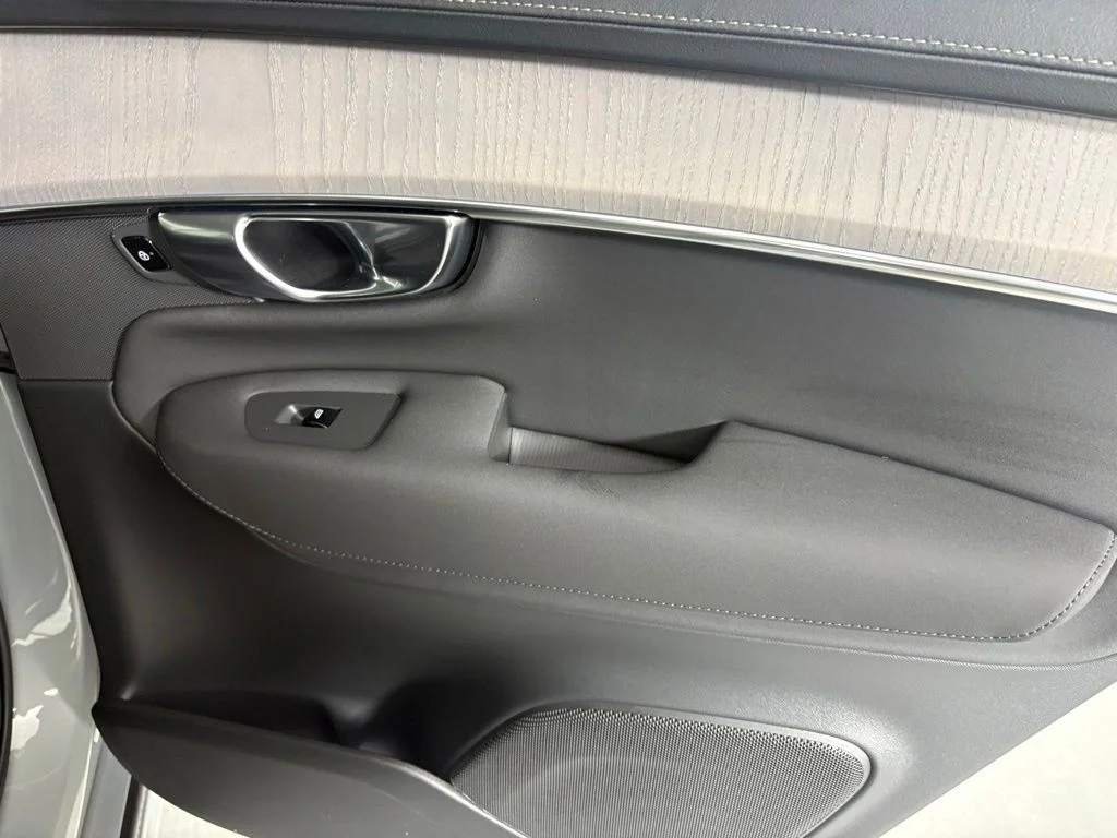 New 2026 Vapour Grey Volvo Ultra image 14