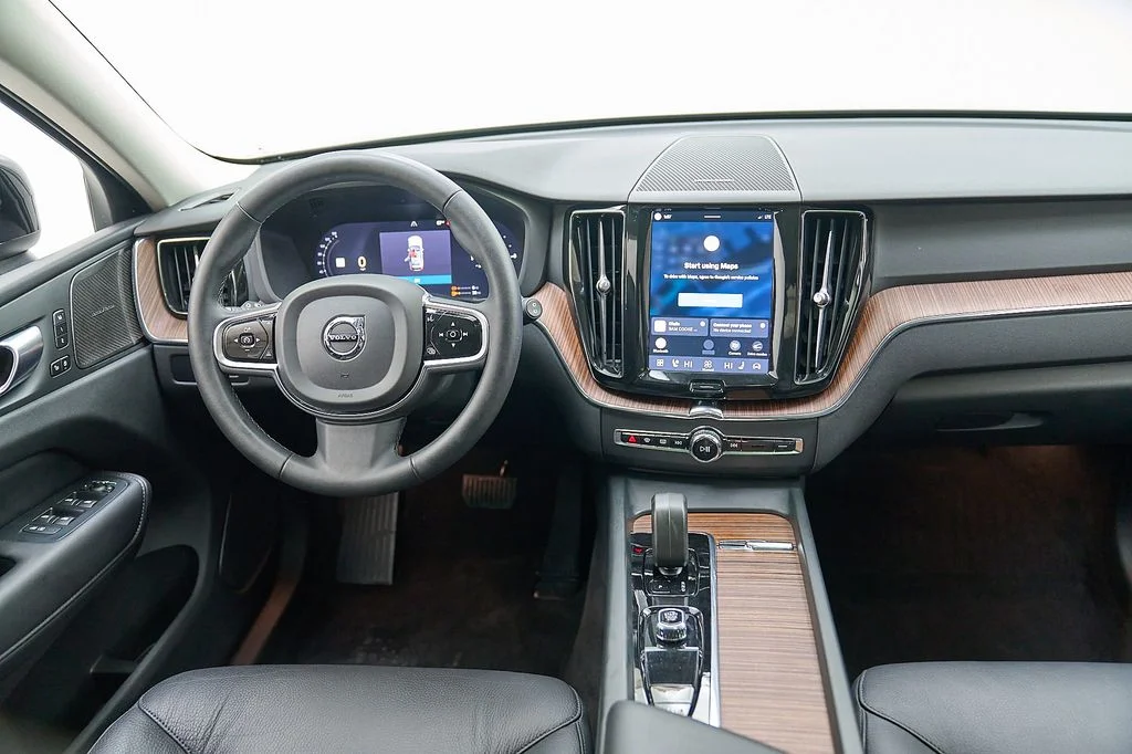 Certified Used 2024 Vapour Grey Volvo Plus image 25