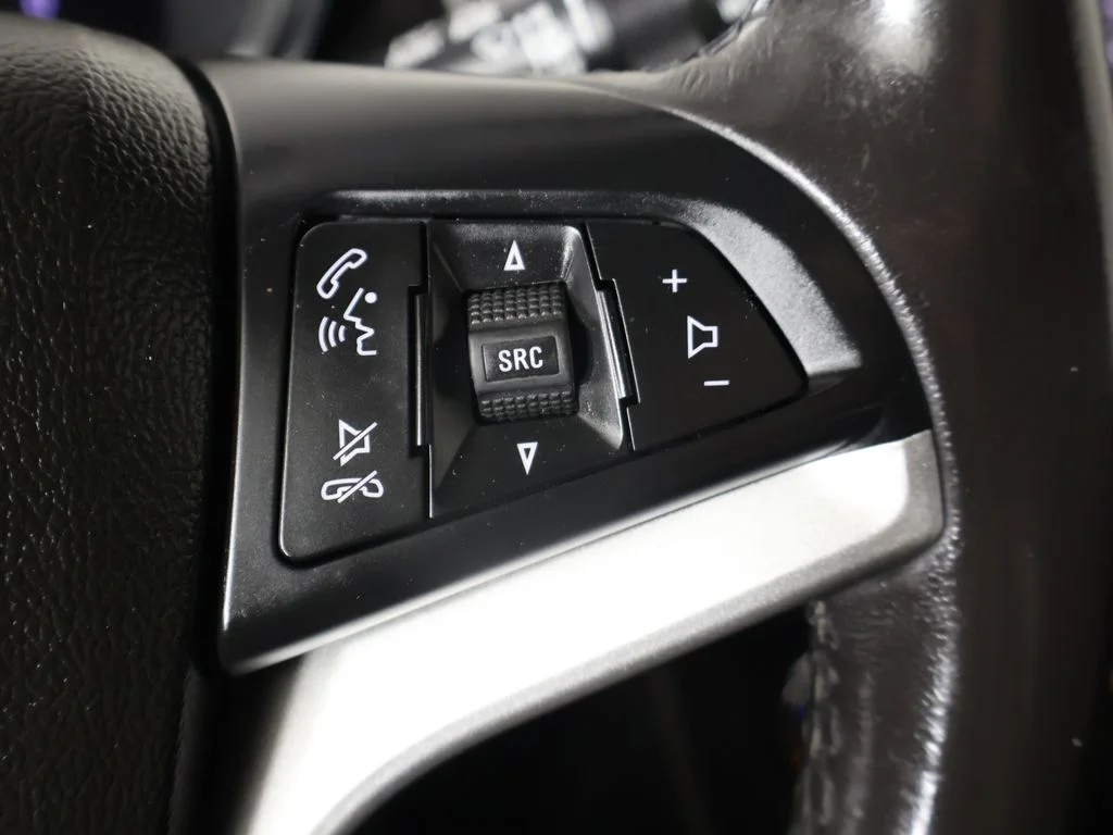 Used 2020 White Chevrolet LT image 35