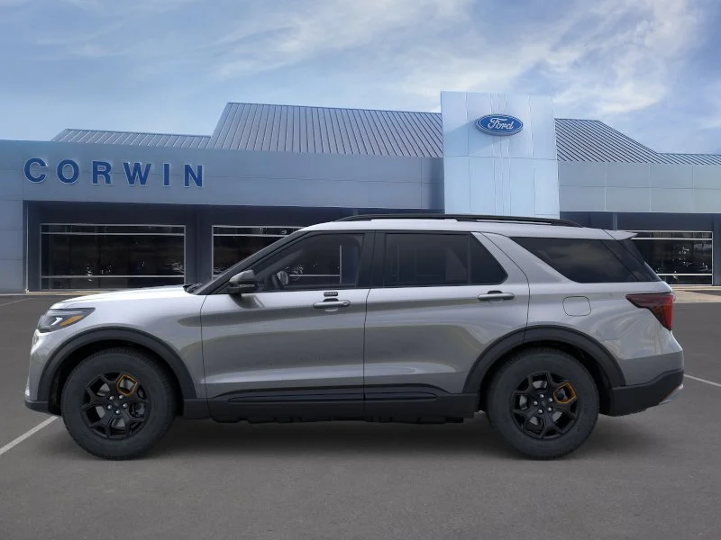 New 2026 Carbonized Gray Metallic Ford Tremor® image 4