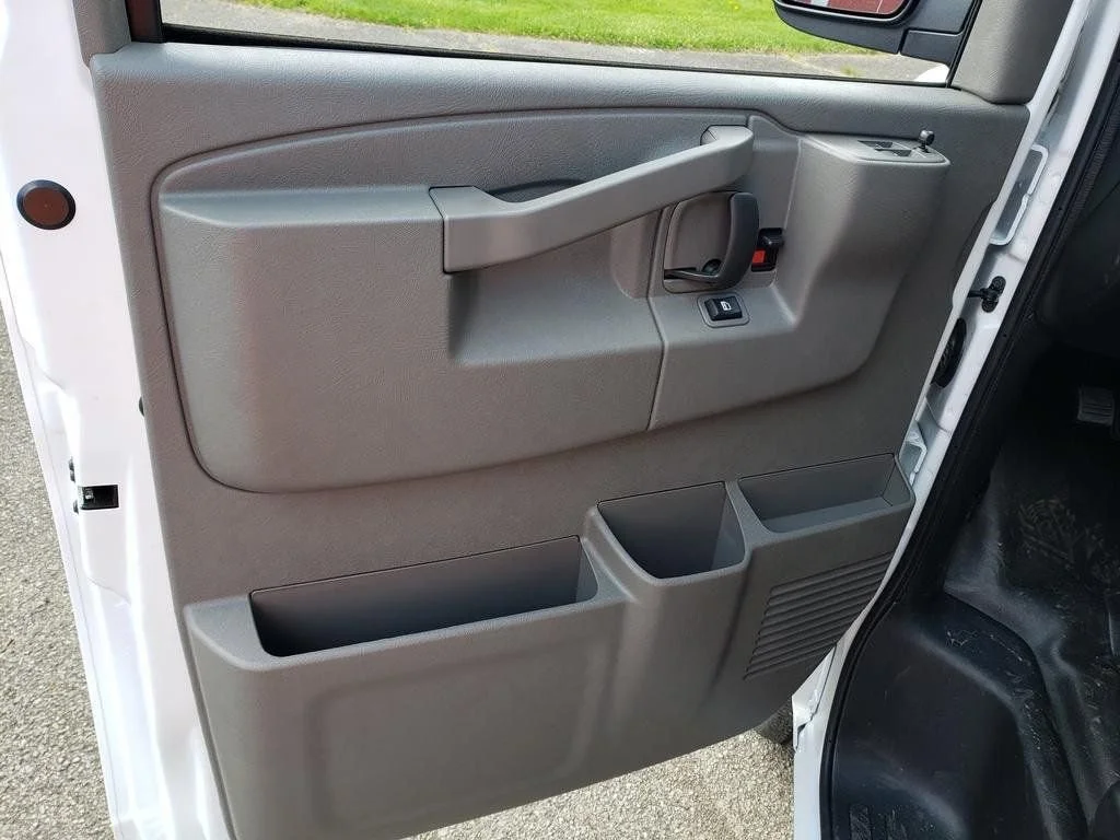 2025 Chevrolet Express Cargo Work Van - Photo 14