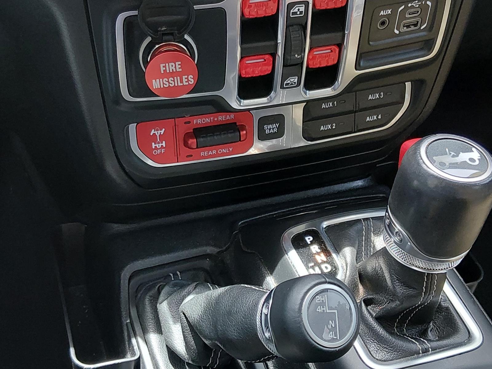 Used 2018 Bright White Clear Coat Jeep Rubicon image 18