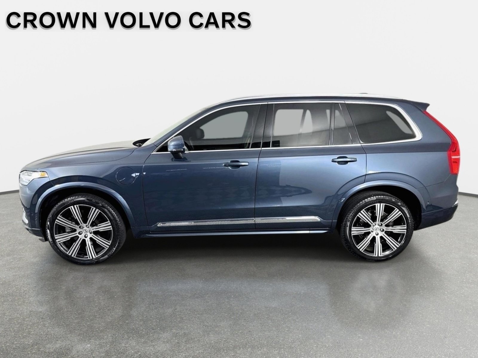 Used 2024 Denim Blue Metallic Volvo Ultimate Bright Theme image 8