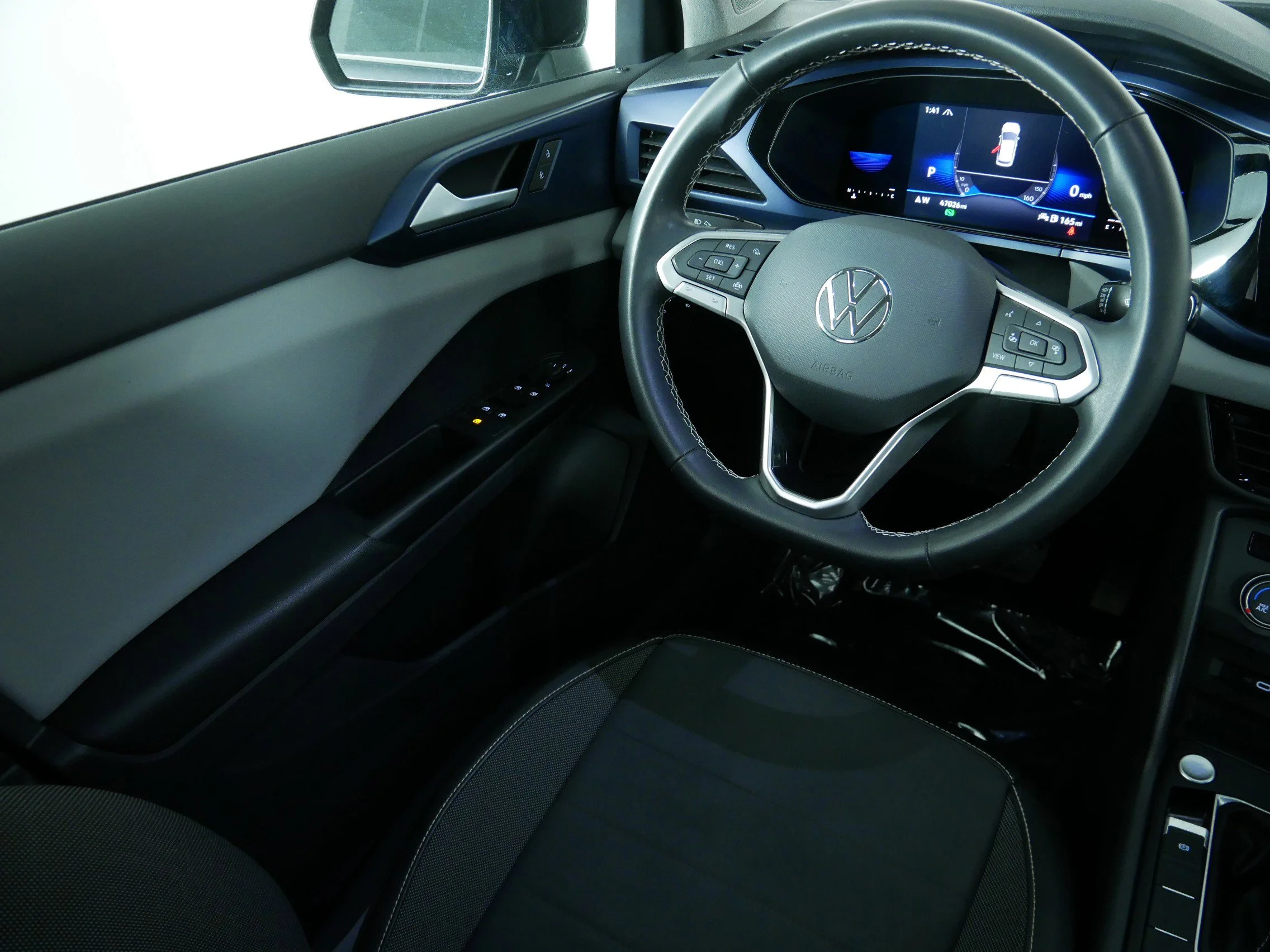 Certified Used 2022 Black Volkswagen SE image 9