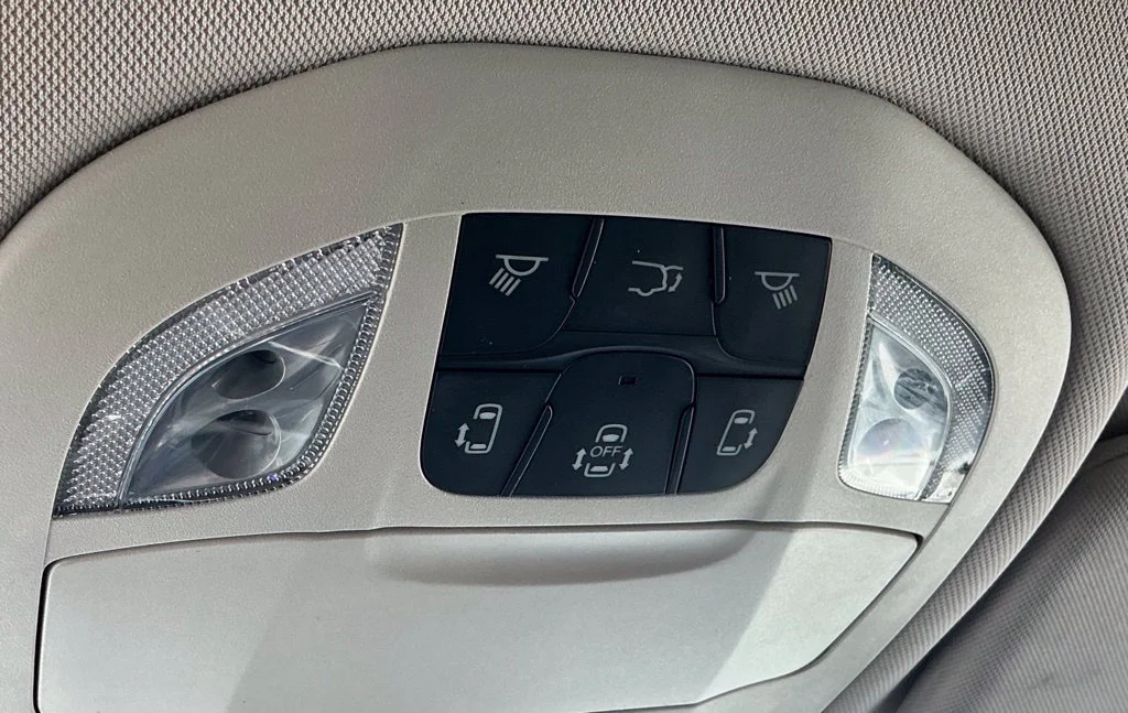 Used 2022 White Chrysler Touring L image 37