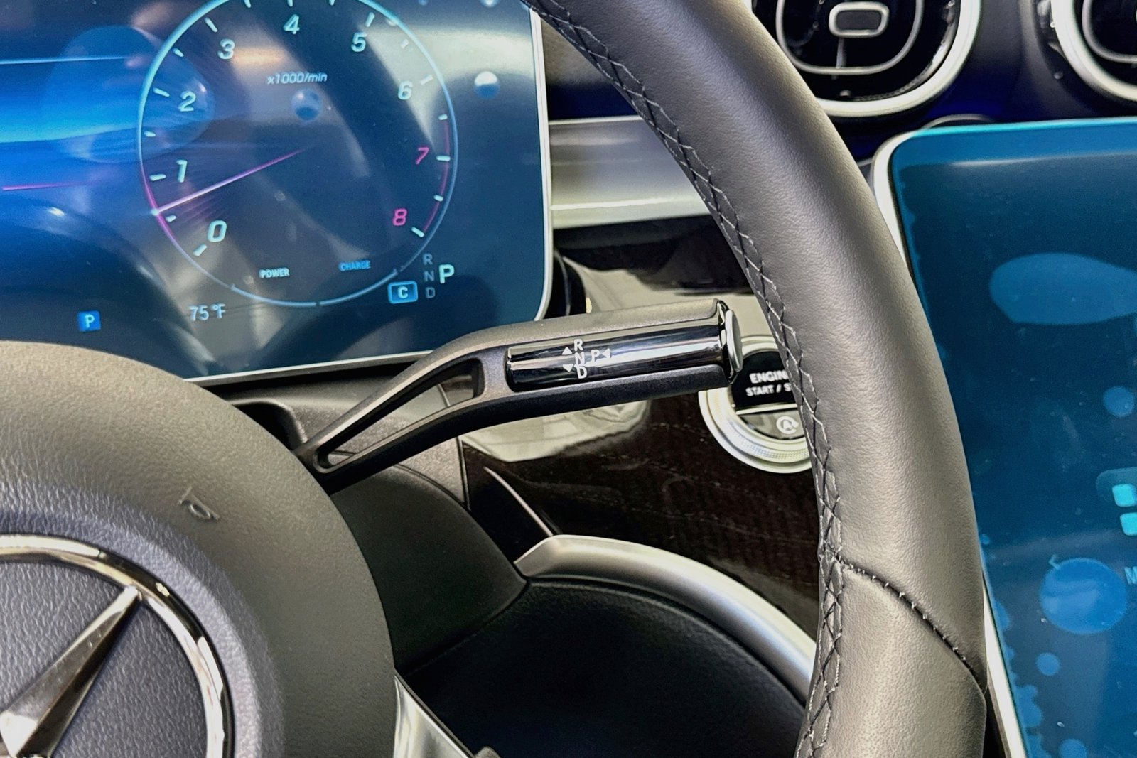 New 2026 Selenite Grey Metallic Mercedes-Benz C 300 image 15