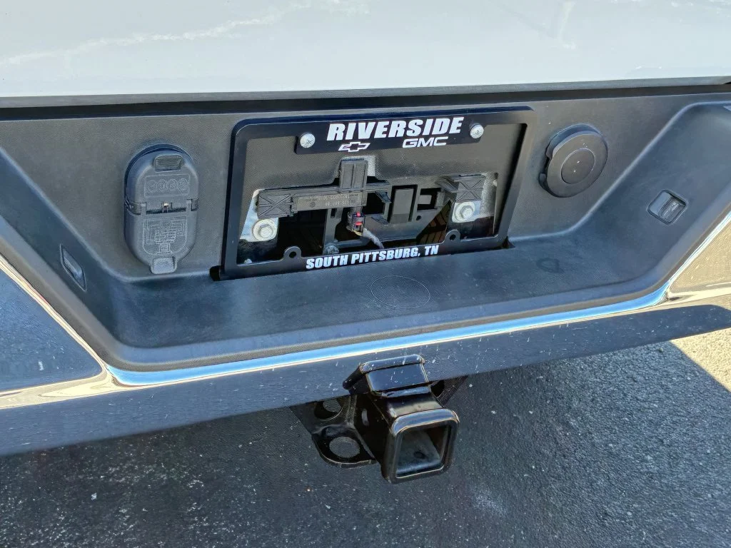 Used 2022 SUMMIT WHITE GMC SLE image 13