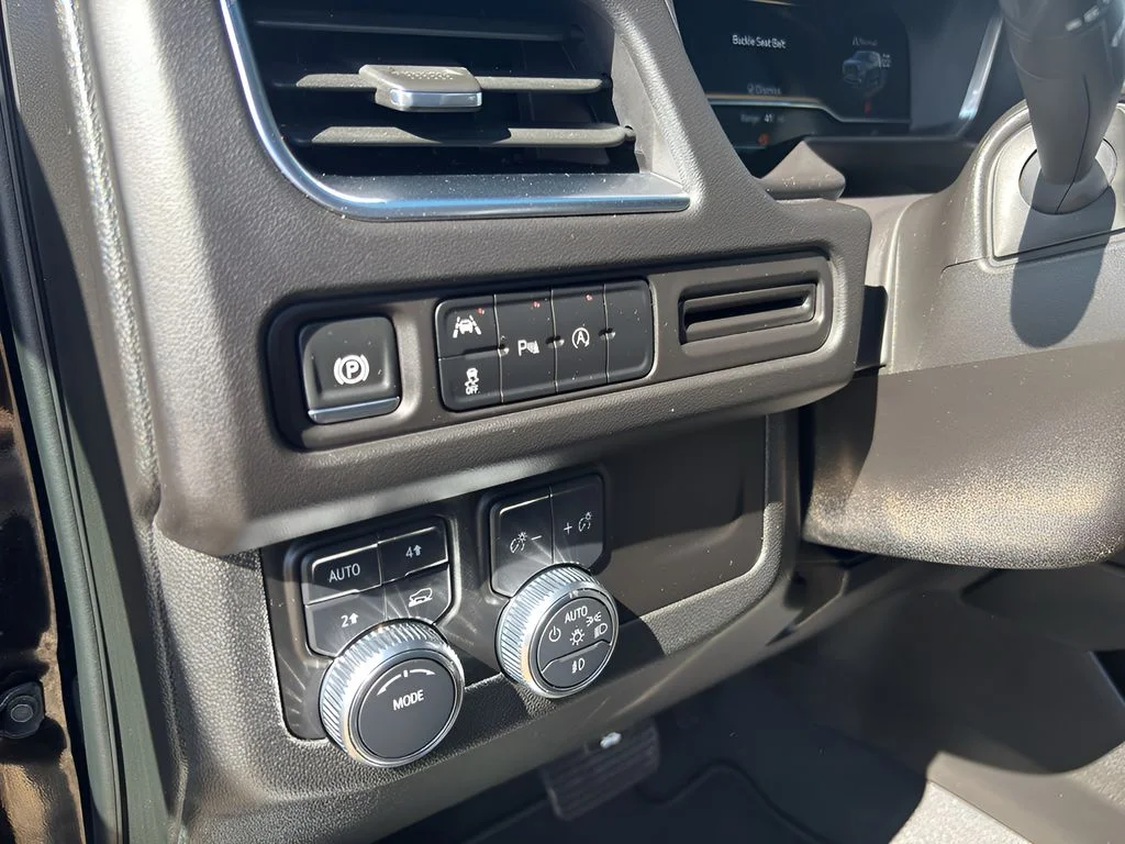 Used 2024 Onyx Black GMC SLT image 24