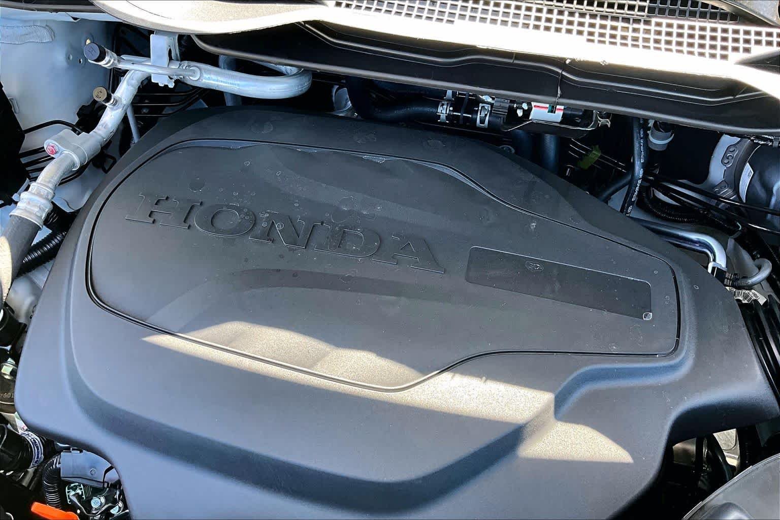 New 2026 Platinum White Pearl Honda Touring image 17