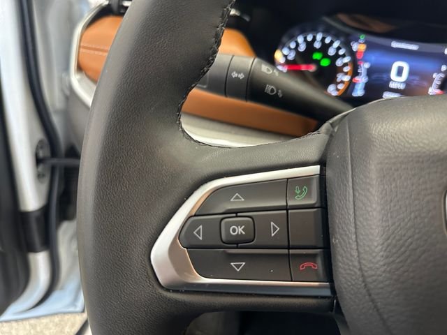 Used 2025 White Jeep Limited image 25