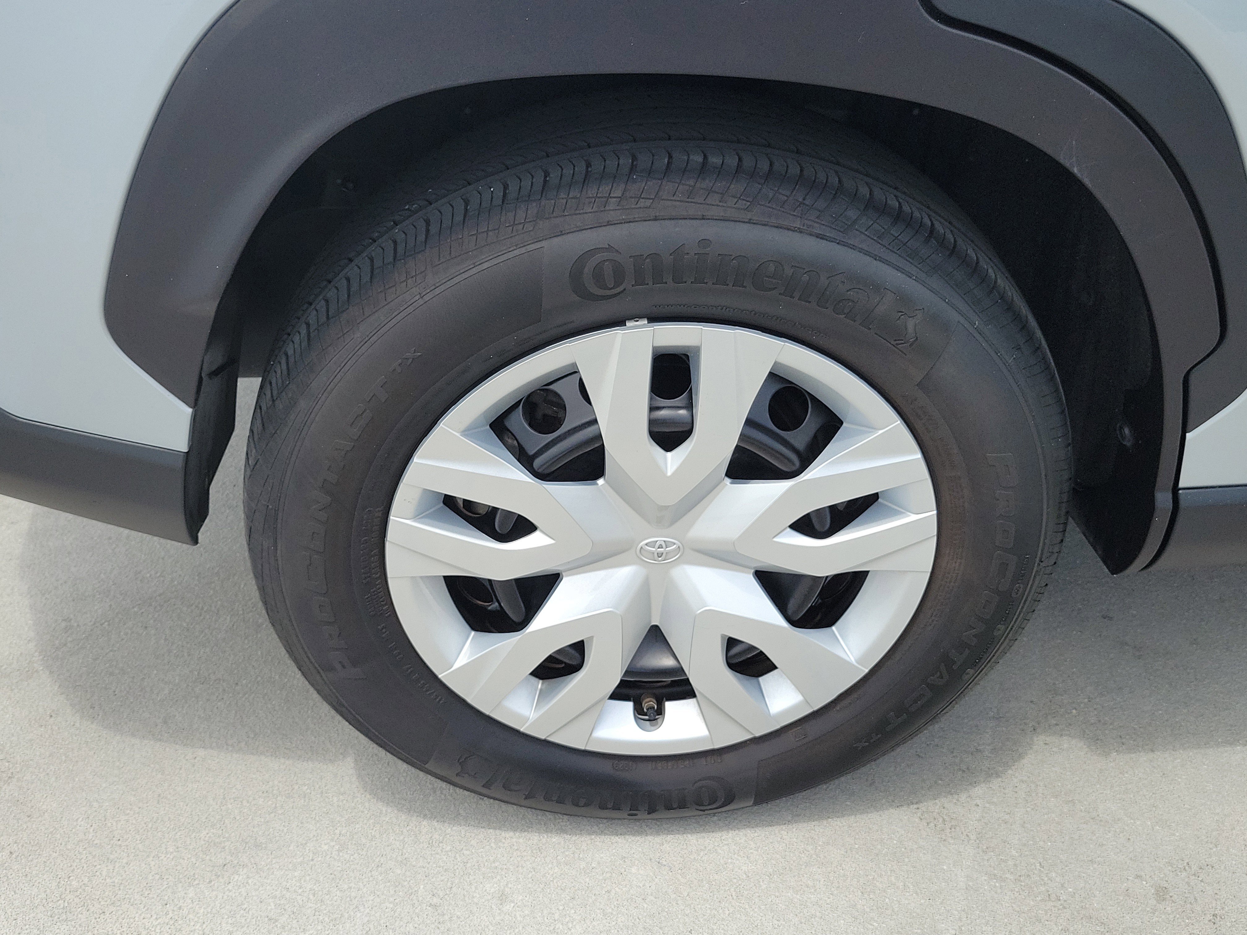 Used 2023 Silver Toyota L image 7