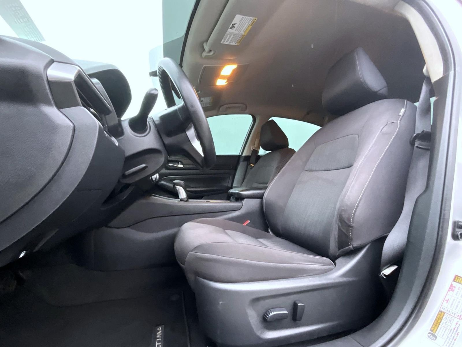 Used 2020 Silver Nissan 2.5 S image 11