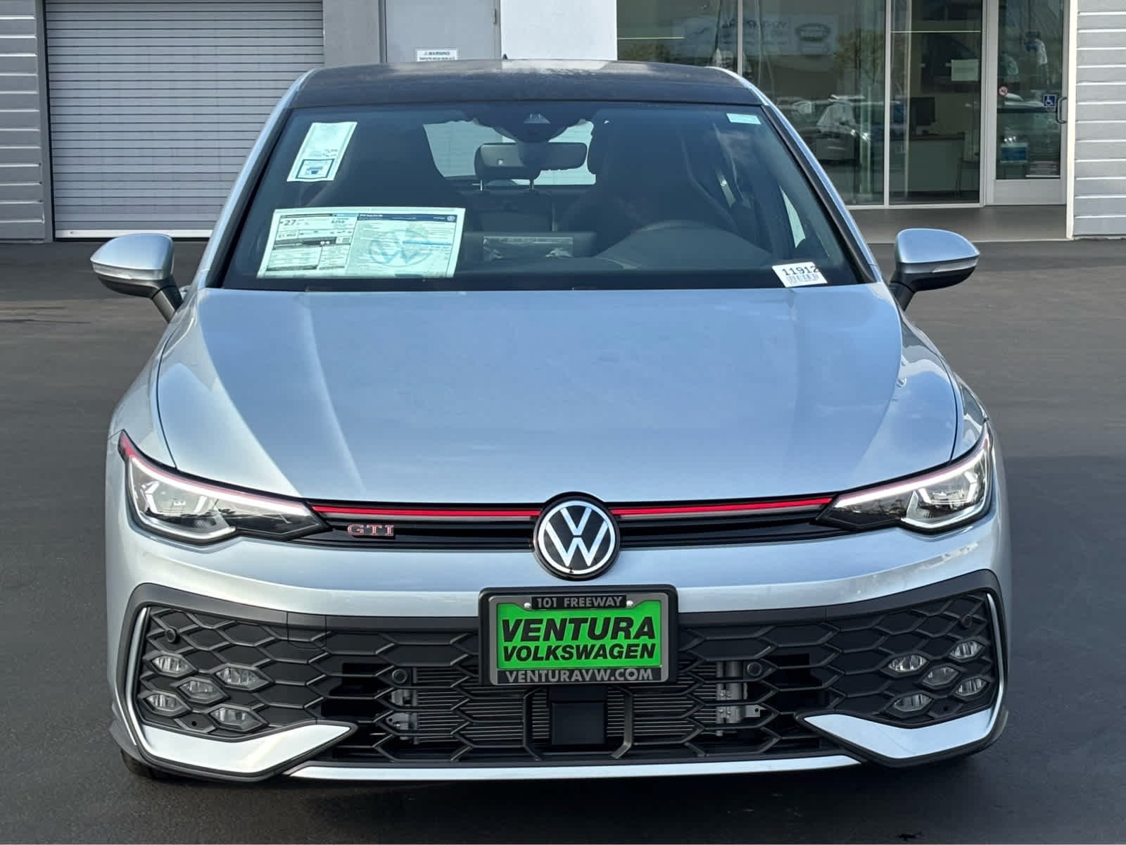 2025 Volkswagen Golf GTI SE - Photo 8