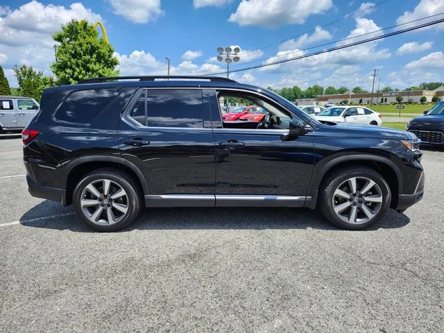Used 2024 Black Honda Touring image 9