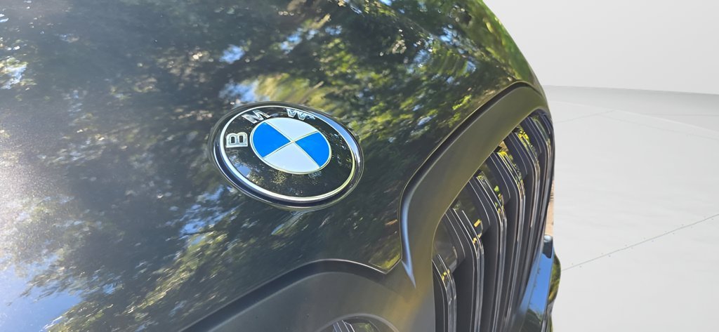 New 2027 Black Sapphire Metallic BMW xDrive40i image 27