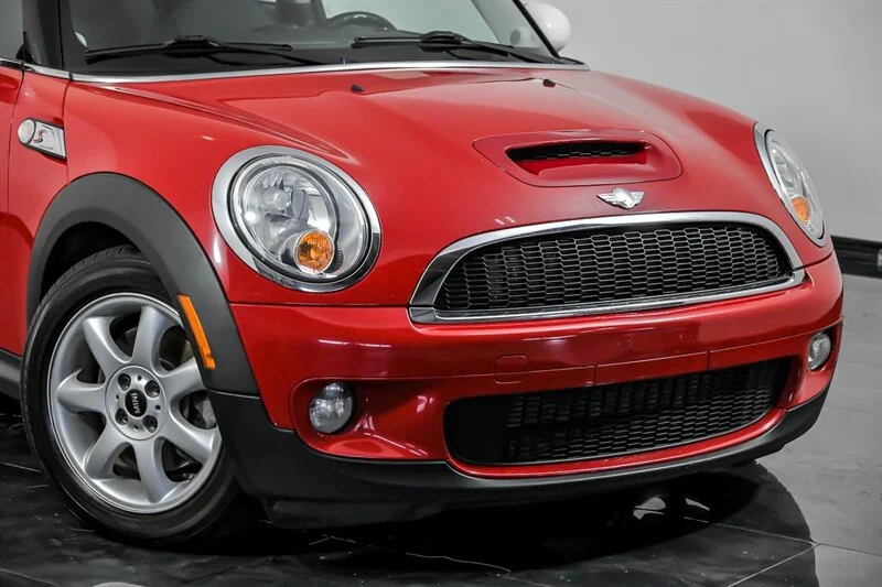 Used 2008 MINI Cooper S with VIN WMWMF73548TV32617 for sale in Aurora, IL