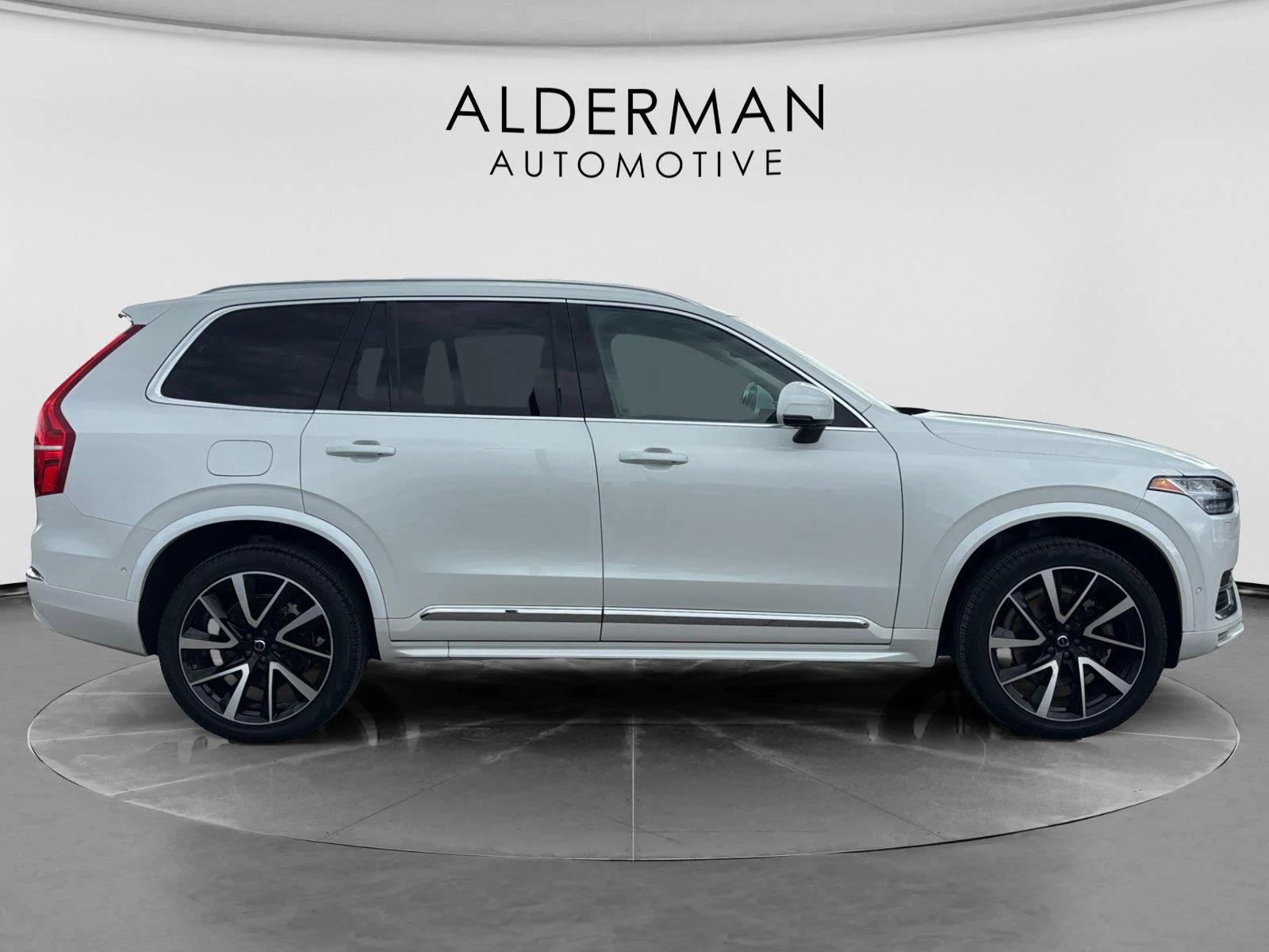 Used 2023 Crystal White Metallic Volvo Plus image 6