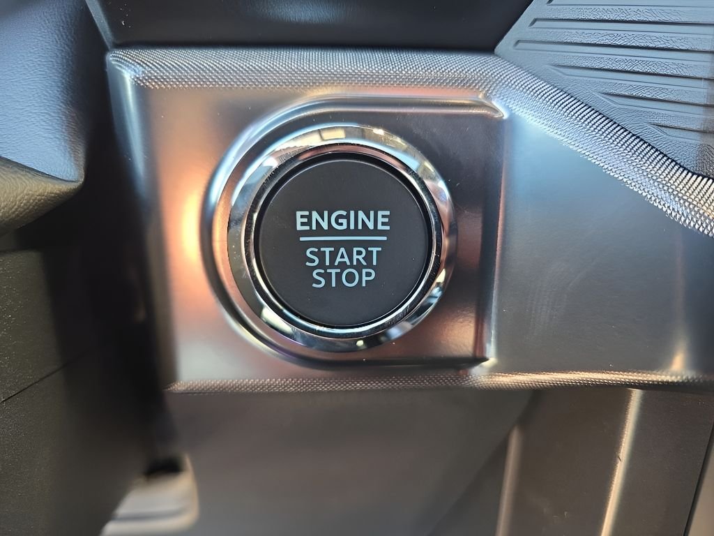 New 2025 Agate Black Metallic Ford Tremor® image 18
