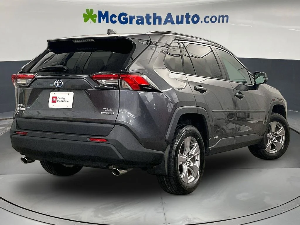 Used 2022 Gray Toyota XLE image 17