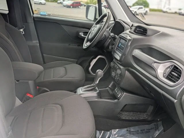 Used 2019 White Jeep Latitude image 36