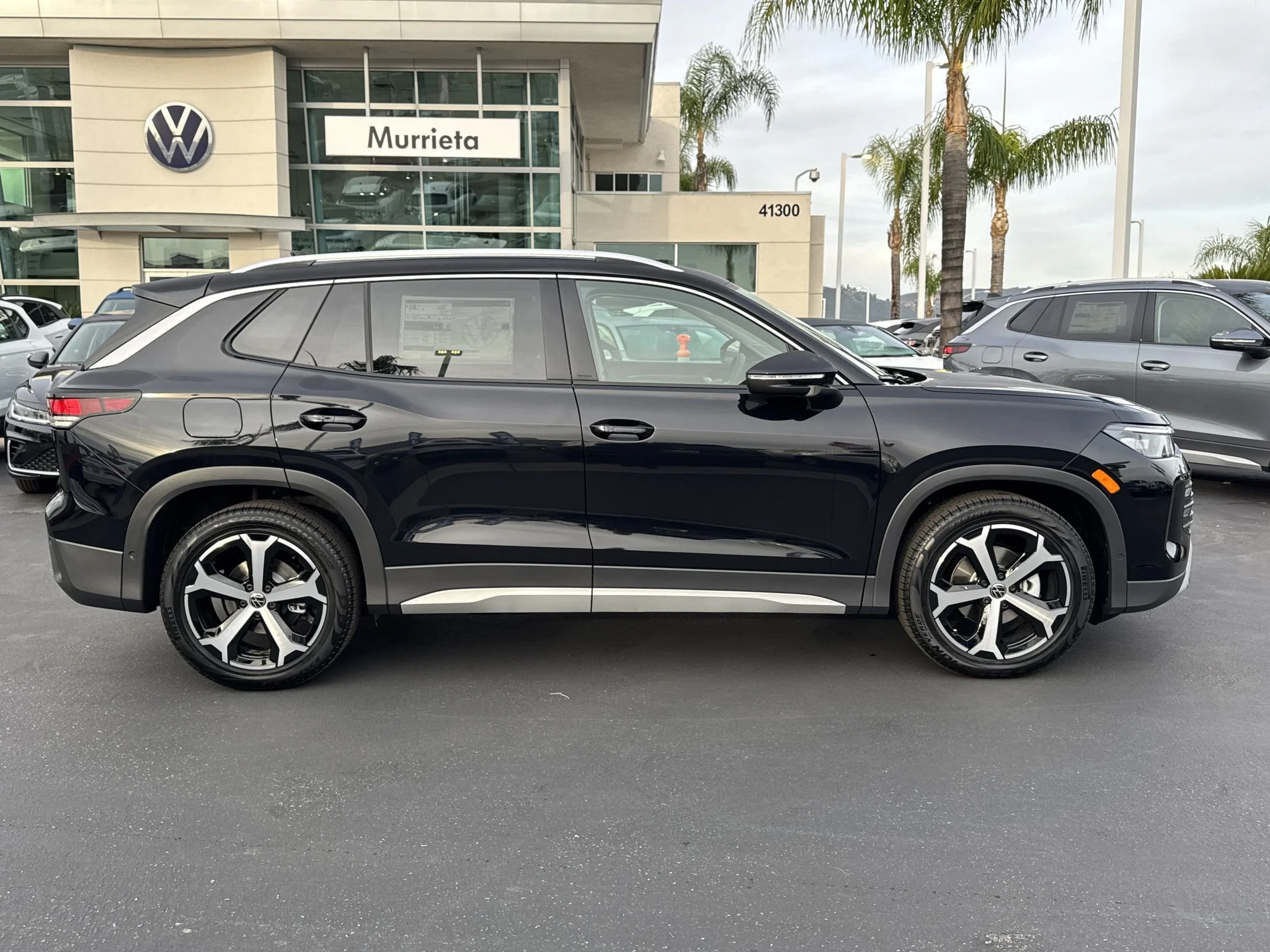 New 2026 Deep Black Pearl Volkswagen SE image 8