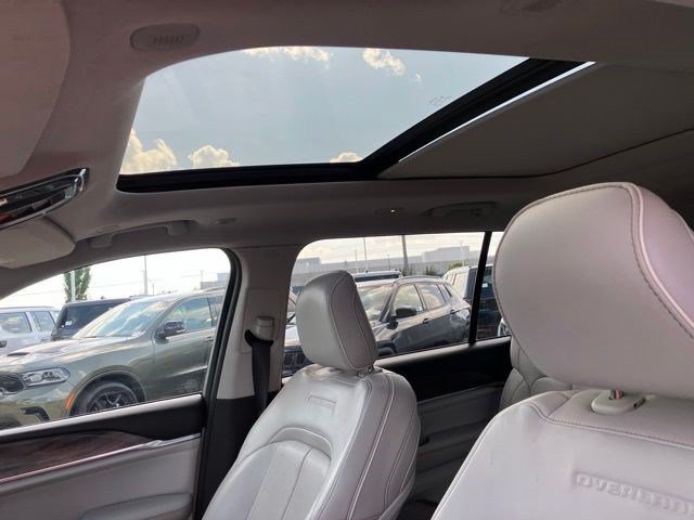 Certified Used 2021 Diamond Black Crystal Pearlcoat Jeep Overland image 20