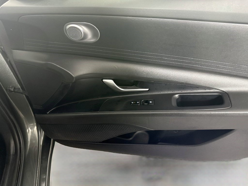 Used 2025 Amazon Gray Hyundai SE image 26