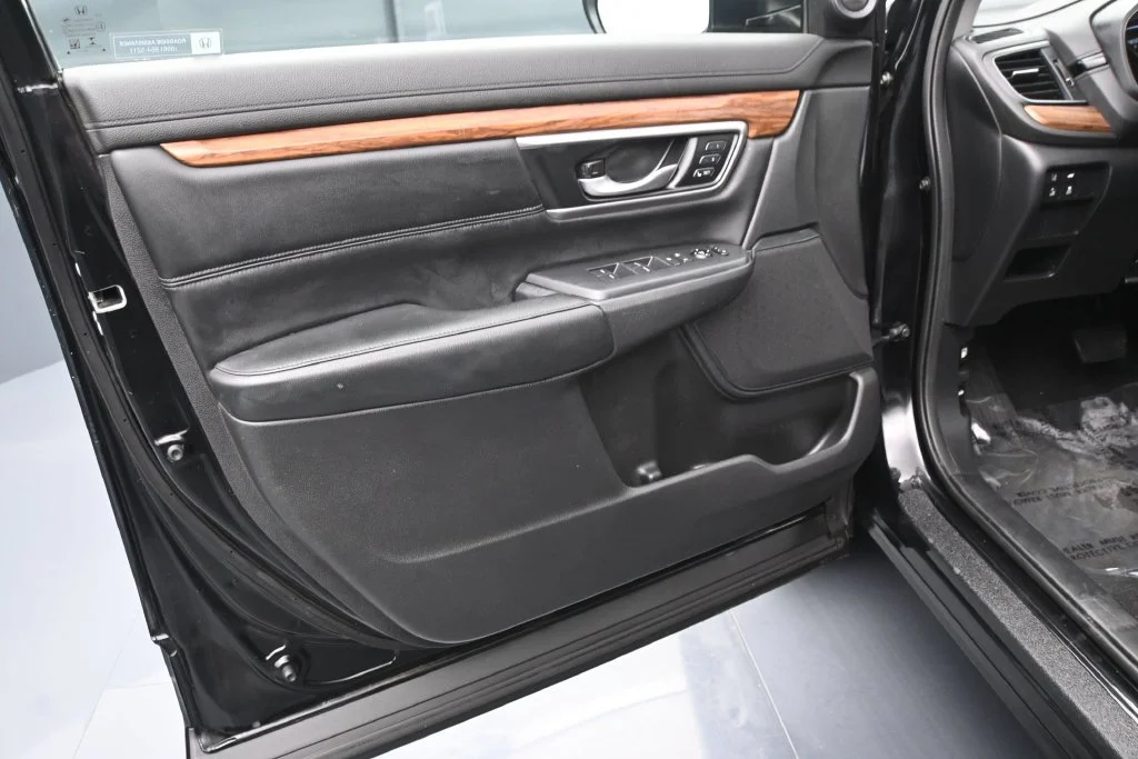 Used 2019 Black Honda EX-L AWD image 17