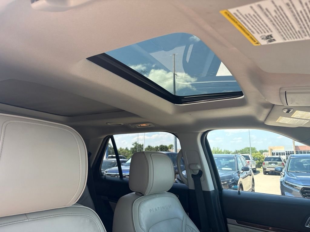 Used 2016 Black Ford Platinum image 32