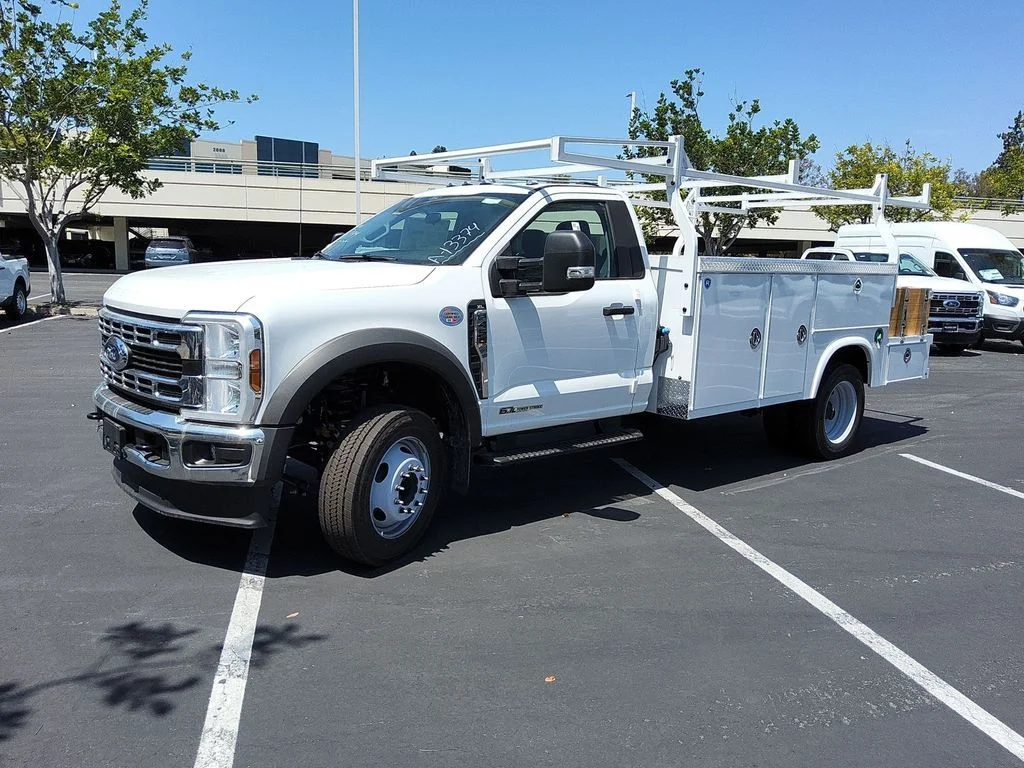 New 2025 Oxford White Ford XL image 3