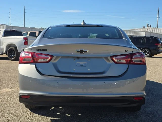 Used 2025 Gray Chevrolet LT image 4