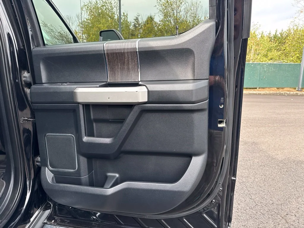 Used 2020 Black Metallic Ford Lariat image 22