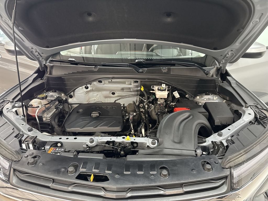 Used 2025 Sterling Gray Metallic Chevrolet LT image 30