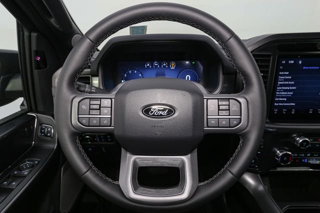 Used 2026  Ford Lariat image 33