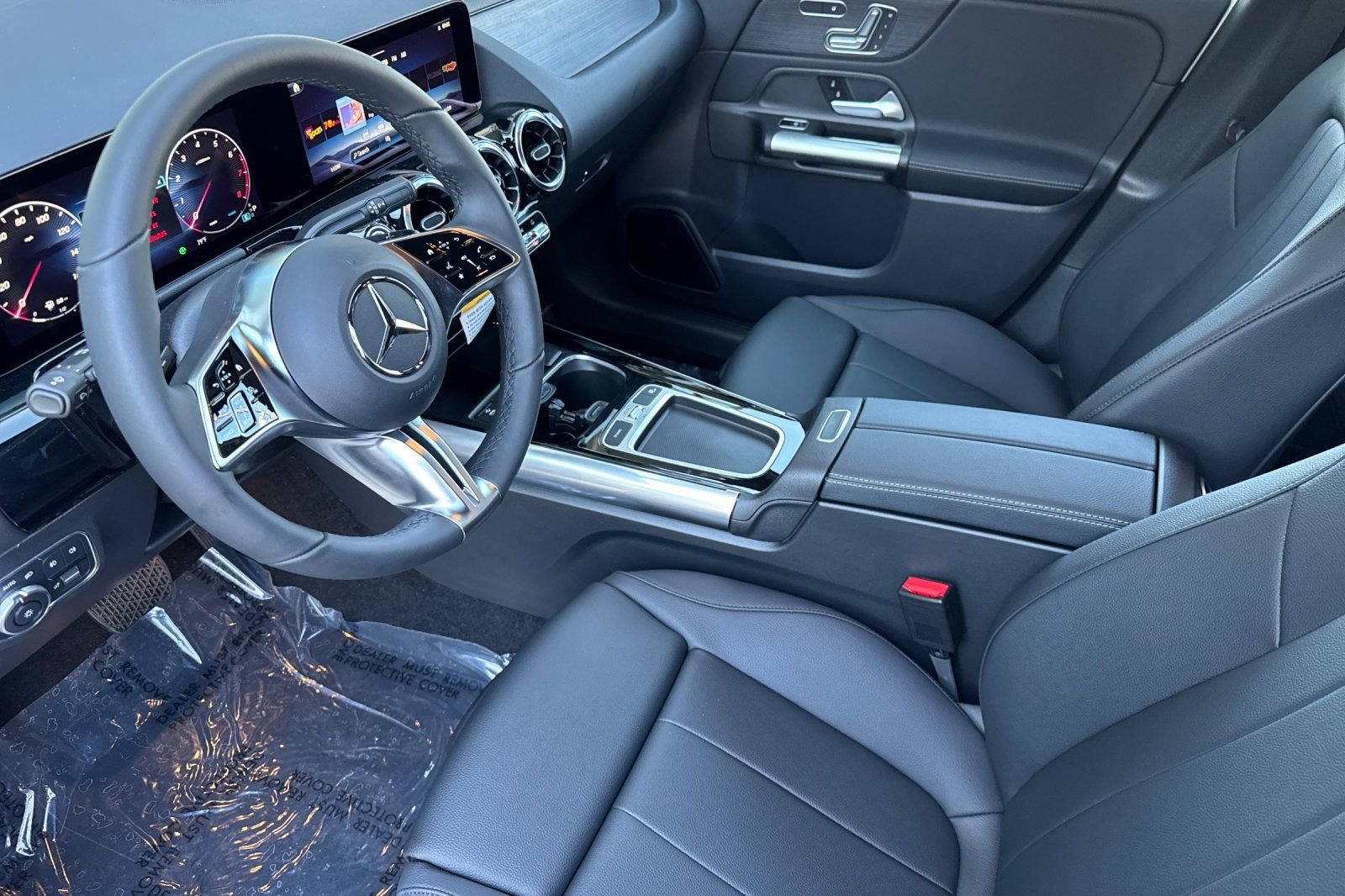 New 2026 Polar White Mercedes-Benz GLA 250 image 16