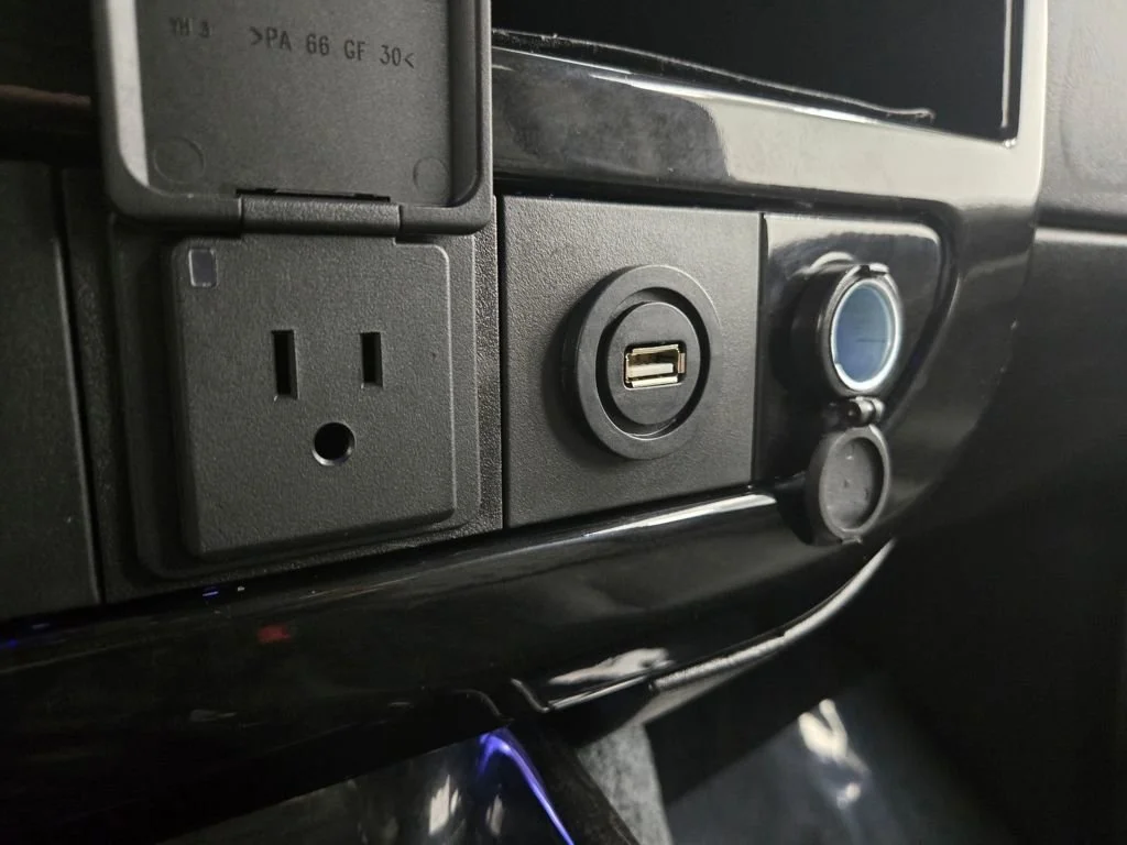 2023 GMC Savana Cargo Work Van - Photo 28