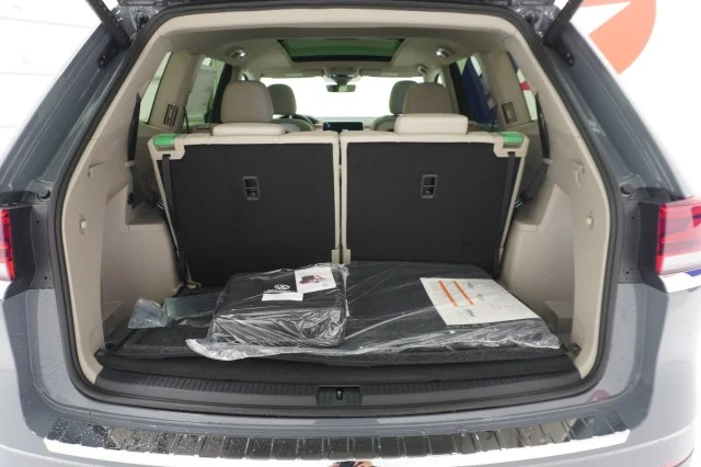 New 2026 Pure Gray Volkswagen 2.0T SE w/Technology image 8