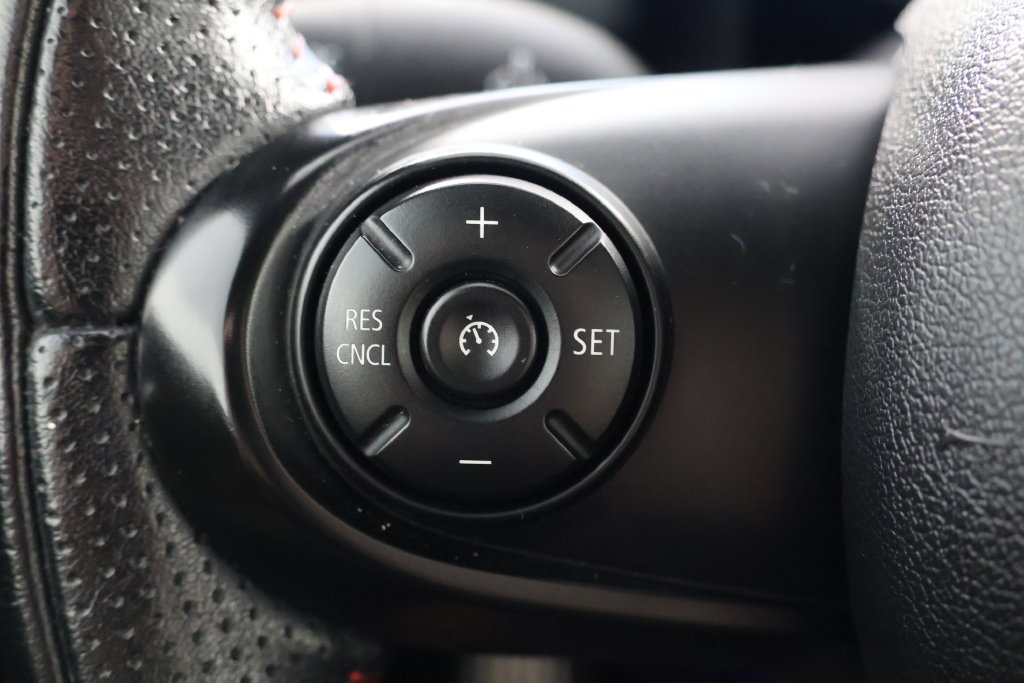 Used 2017 Thunder Gray Metallic MINI  image 11