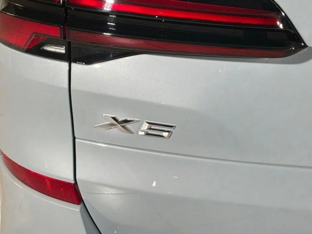 Used 2026 Gray BMW xDrive40i image 25