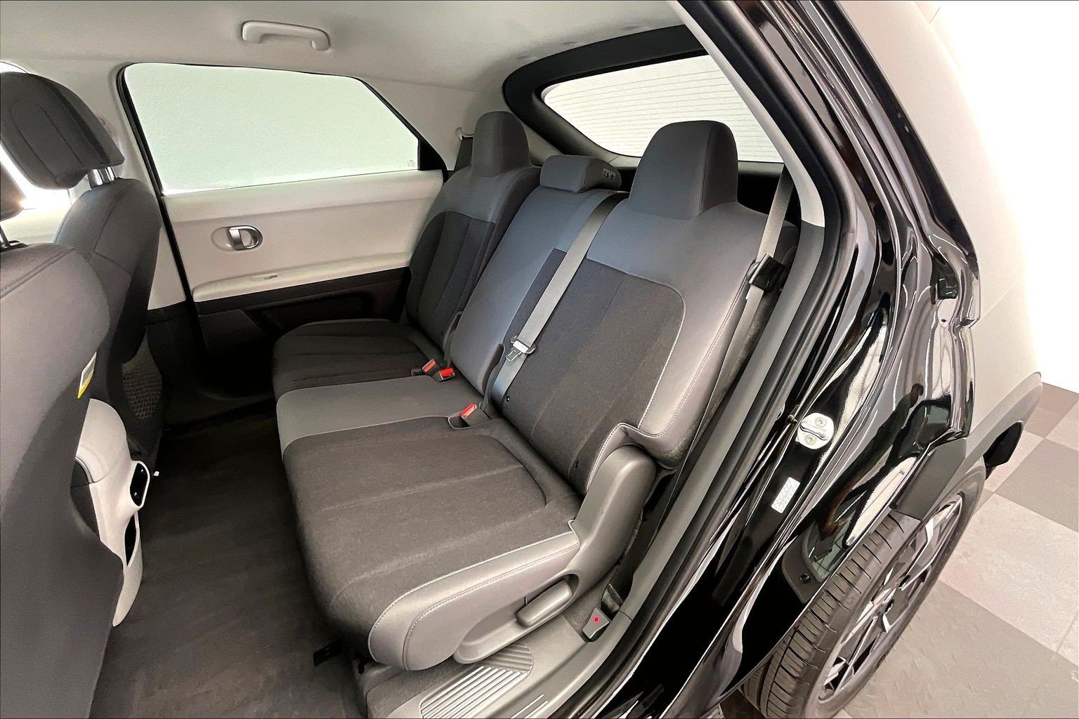 Used 2024 Abyss Black Hyundai SEL image 19