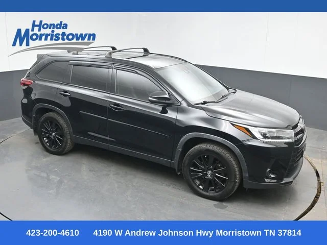 Used 2019 Midnight Black Metallic Toyota SE image 1